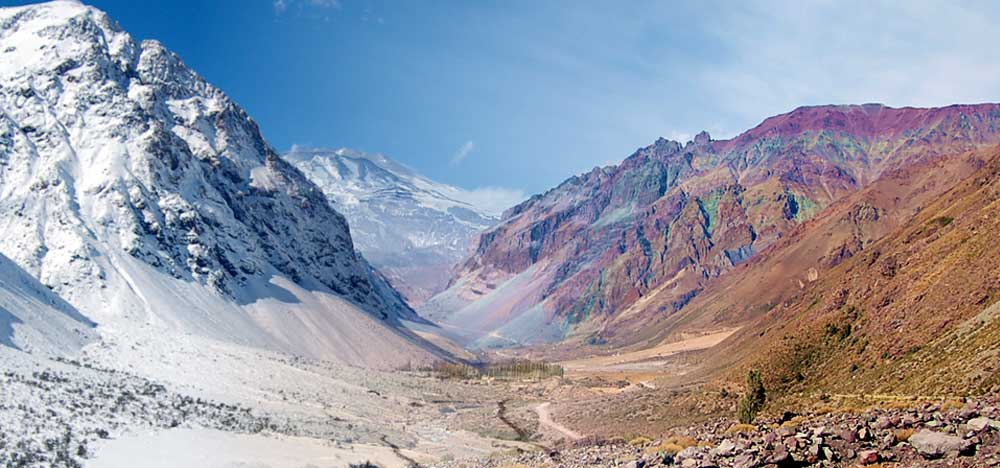 Vista panoramica del Cajon del Maipo, Cile